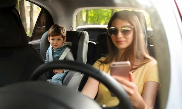 Using a phone while driving in Germany